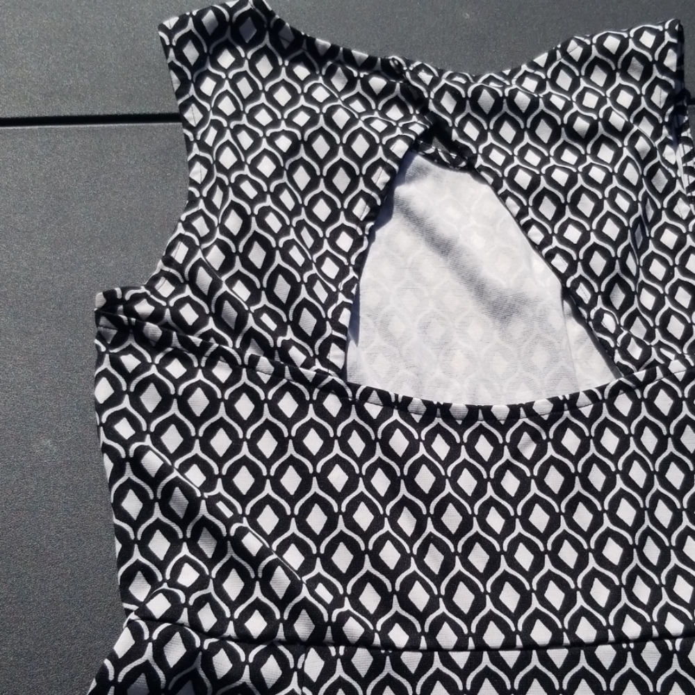 Dress - Picture 3 of 4